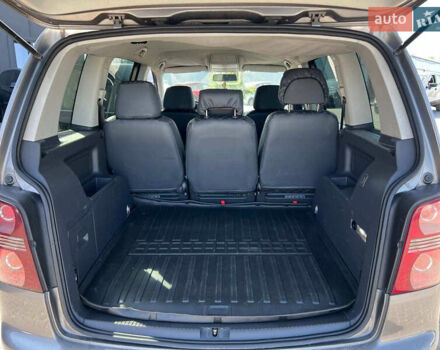 Сірий Фольксваген Туран, об'ємом двигуна 1.6 л та пробігом 254 тис. км за 7590 $, фото 32 на Automoto.ua