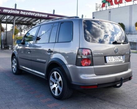 Сірий Фольксваген Туран, об'ємом двигуна 2 л та пробігом 264 тис. км за 5000 $, фото 3 на Automoto.ua