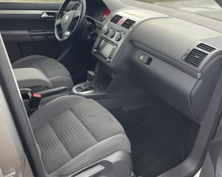 Серый Фольксваген Туран, объемом двигателя 1.4 л и пробегом 205 тыс. км за 6900 $, фото 6 на Automoto.ua