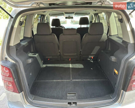 Сірий Фольксваген Туран, об'ємом двигуна 1.39 л та пробігом 216 тис. км за 6500 $, фото 13 на Automoto.ua