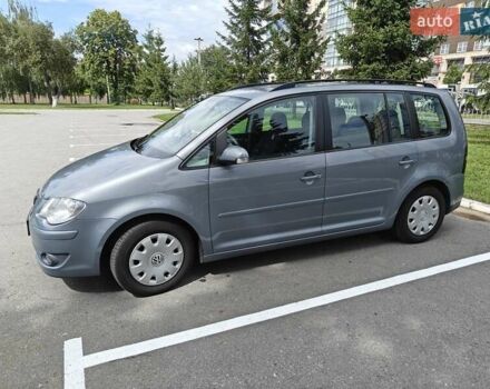 Сірий Фольксваген Туран, об'ємом двигуна 1.9 л та пробігом 263 тис. км за 8500 $, фото 1 на Automoto.ua
