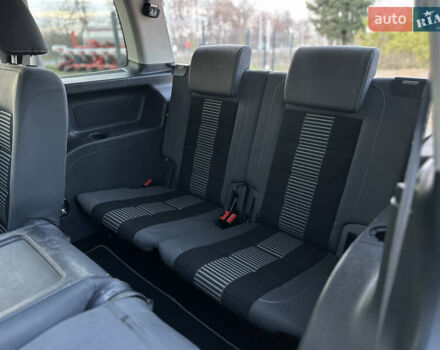 Серый Фольксваген Туран, объемом двигателя 1.6 л и пробегом 236 тыс. км за 8200 $, фото 51 на Automoto.ua