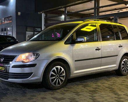 Серый Фольксваген Туран, объемом двигателя 1.9 л и пробегом 229 тыс. км за 8600 $, фото 2 на Automoto.ua