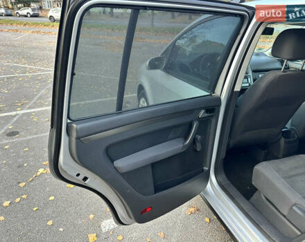 Сірий Фольксваген Туран, об'ємом двигуна 1.6 л та пробігом 196 тис. км за 8199 $, фото 60 на Automoto.ua