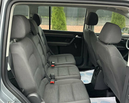 Серый Фольксваген Туран, объемом двигателя 1.4 л и пробегом 240 тыс. км за 6800 $, фото 16 на Automoto.ua