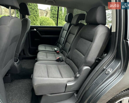 Серый Фольксваген Туран, объемом двигателя 1.6 л и пробегом 210 тыс. км за 7350 $, фото 28 на Automoto.ua