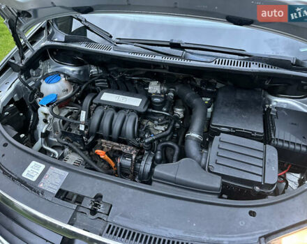 Серый Фольксваген Туран, объемом двигателя 1.6 л и пробегом 211 тыс. км за 7450 $, фото 51 на Automoto.ua