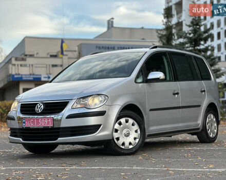 Сірий Фольксваген Туран, об'ємом двигуна 1.6 л та пробігом 196 тис. км за 8199 $, фото 1 на Automoto.ua