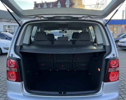 Серый Фольксваген Туран, объемом двигателя 1.4 л и пробегом 175 тыс. км за 7500 $, фото 6 на Automoto.ua