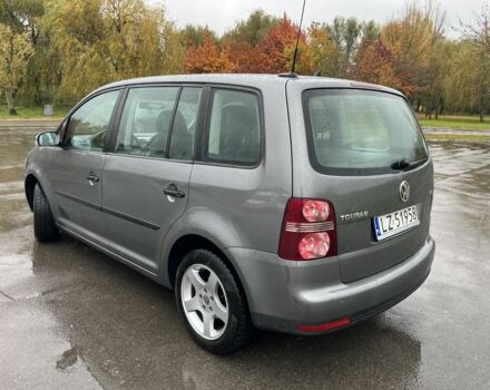 Серый Фольксваген Туран, объемом двигателя 1.9 л и пробегом 258 тыс. км за 3963 $, фото 4 на Automoto.ua