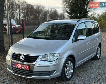 Серый Фольксваген Туран, объемом двигателя 1.6 л и пробегом 236 тыс. км за 8200 $, фото 7 на Automoto.ua