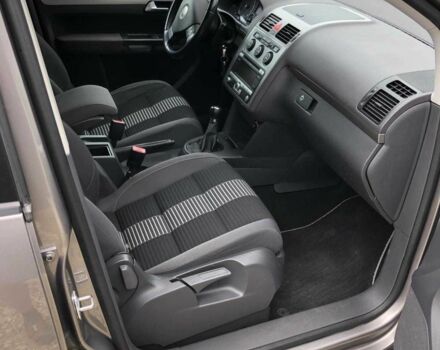 Сірий Фольксваген Туран, об'ємом двигуна 1.4 л та пробігом 240 тис. км за 5900 $, фото 7 на Automoto.ua