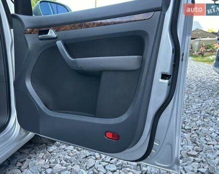 Серый Фольксваген Туран, объемом двигателя 1.4 л и пробегом 142 тыс. км за 8650 $, фото 78 на Automoto.ua