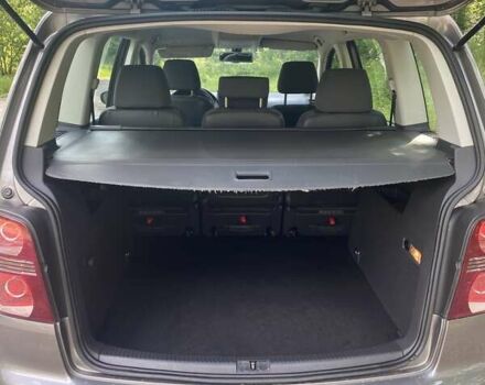 Серый Фольксваген Туран, объемом двигателя 1.6 л и пробегом 211 тыс. км за 9150 $, фото 25 на Automoto.ua