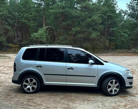 Серый Фольксваген Туран, объемом двигателя 1.4 л и пробегом 211 тыс. км за 9700 $, фото 2 на Automoto.ua