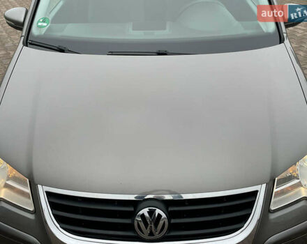 Серый Фольксваген Туран, объемом двигателя 1.6 л и пробегом 196 тыс. км за 8999 $, фото 81 на Automoto.ua