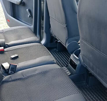 Серый Фольксваген Туран, объемом двигателя 1.6 л и пробегом 251 тыс. км за 6500 $, фото 7 на Automoto.ua