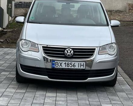 Серый Фольксваген Туран, объемом двигателя 1.6 л и пробегом 198 тыс. км за 8399 $, фото 3 на Automoto.ua