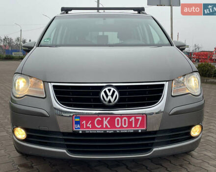 Серый Фольксваген Туран, объемом двигателя 1.6 л и пробегом 196 тыс. км за 8999 $, фото 68 на Automoto.ua