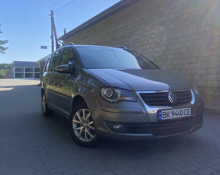 Сірий Фольксваген Туран, об'ємом двигуна 1.9 л та пробігом 238 тис. км за 8750 $, фото 7 на Automoto.ua