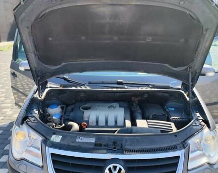 Серый Фольксваген Туран, объемом двигателя 1.9 л и пробегом 310 тыс. км за 7799 $, фото 25 на Automoto.ua