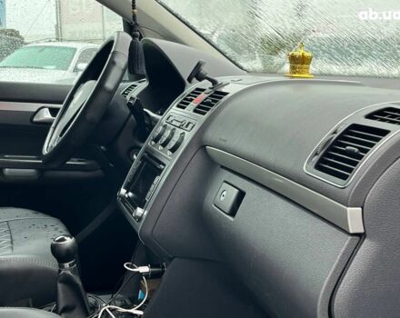 Серый Фольксваген Туран, объемом двигателя 1.4 л и пробегом 256 тыс. км за 7490 $, фото 6 на Automoto.ua