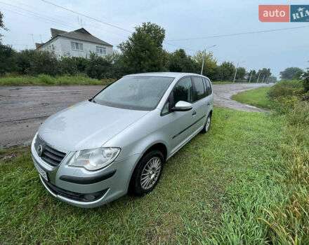 Серый Фольксваген Туран, объемом двигателя 1.39 л и пробегом 284 тыс. км за 6550 $, фото 1 на Automoto.ua