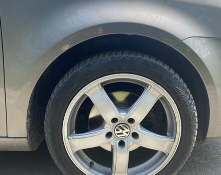 Серый Фольксваген Туран, объемом двигателя 1.6 л и пробегом 211 тыс. км за 9150 $, фото 12 на Automoto.ua