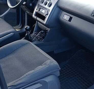 Серый Фольксваген Туран, объемом двигателя 1.6 л и пробегом 251 тыс. км за 6500 $, фото 13 на Automoto.ua