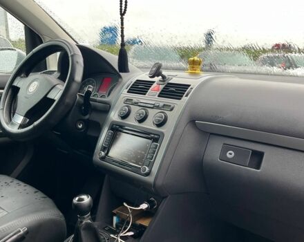 Серый Фольксваген Туран, объемом двигателя 1.4 л и пробегом 256 тыс. км за 7490 $, фото 7 на Automoto.ua