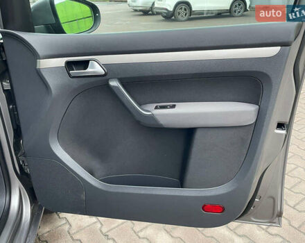 Серый Фольксваген Туран, объемом двигателя 1.6 л и пробегом 196 тыс. км за 8999 $, фото 168 на Automoto.ua