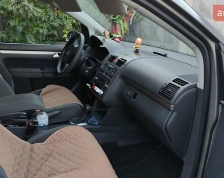 Сірий Фольксваген Туран, об'ємом двигуна 1.97 л та пробігом 214 тис. км за 6500 $, фото 10 на Automoto.ua