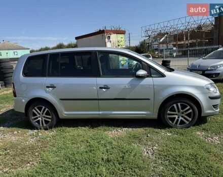 Серый Фольксваген Туран, объемом двигателя 1.6 л и пробегом 230 тыс. км за 7770 $, фото 4 на Automoto.ua