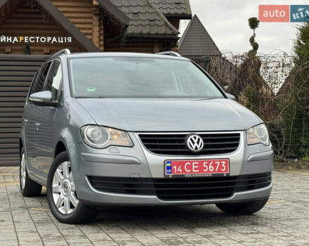 Серый Фольксваген Туран, объемом двигателя 1.6 л и пробегом 189 тыс. км за 7899 $, фото 2 на Automoto.ua