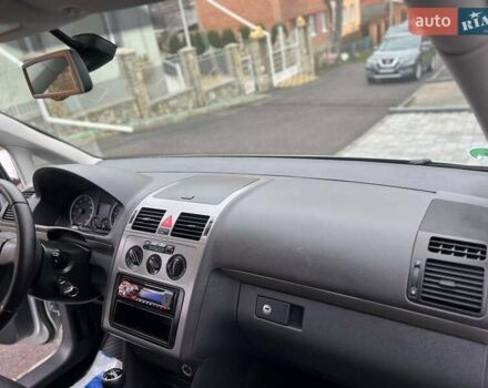 Серый Фольксваген Туран, объемом двигателя 1.6 л и пробегом 198 тыс. км за 8399 $, фото 66 на Automoto.ua