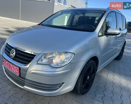 Серый Фольксваген Туран, объемом двигателя 1.4 л и пробегом 235 тыс. км за 7450 $, фото 4 на Automoto.ua