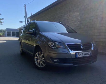 Сірий Фольксваген Туран, об'ємом двигуна 1.9 л та пробігом 238 тис. км за 8750 $, фото 6 на Automoto.ua