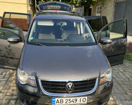 Серый Фольксваген Туран, объемом двигателя 1.6 л и пробегом 201 тыс. км за 8700 $, фото 2 на Automoto.ua