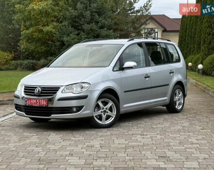 Серый Фольксваген Туран, объемом двигателя 1.6 л и пробегом 174 тыс. км за 7450 $, фото 2 на Automoto.ua