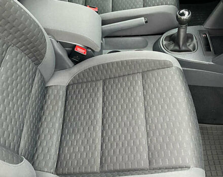 Серый Фольксваген Туран, объемом двигателя 1.6 л и пробегом 196 тыс. км за 8999 $, фото 41 на Automoto.ua