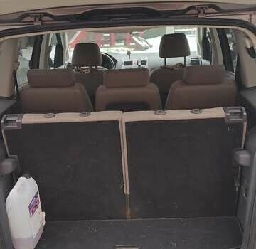 Серый Фольксваген Туран, объемом двигателя 2 л и пробегом 198 тыс. км за 7600 $, фото 6 на Automoto.ua