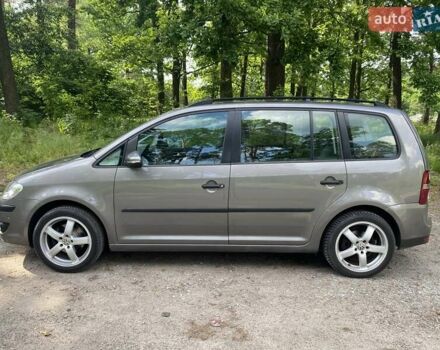 Серый Фольксваген Туран, объемом двигателя 1.6 л и пробегом 211 тыс. км за 9150 $, фото 8 на Automoto.ua