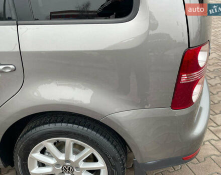 Серый Фольксваген Туран, объемом двигателя 1.6 л и пробегом 196 тыс. км за 8999 $, фото 84 на Automoto.ua