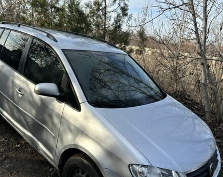 Серый Фольксваген Туран, объемом двигателя 0 л и пробегом 150 тыс. км за 4000 $, фото 1 на Automoto.ua