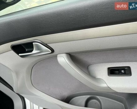 Сірий Фольксваген Туран, об'ємом двигуна 1.39 л та пробігом 204 тис. км за 7100 $, фото 14 на Automoto.ua