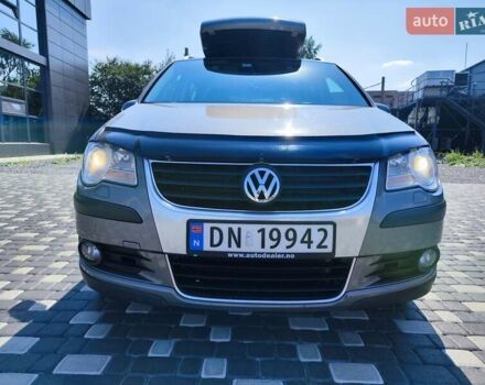 Серый Фольксваген Туран, объемом двигателя 1.9 л и пробегом 310 тыс. км за 7799 $, фото 5 на Automoto.ua