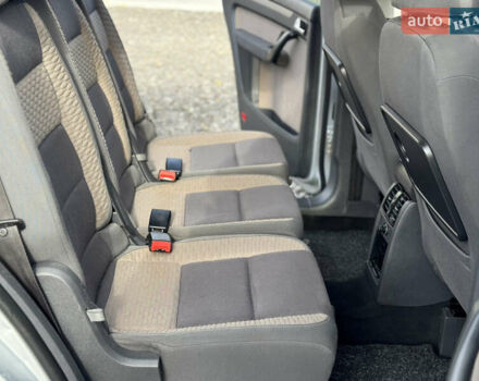 Сірий Фольксваген Туран, об'ємом двигуна 1.4 л та пробігом 197 тис. км за 7690 $, фото 35 на Automoto.ua