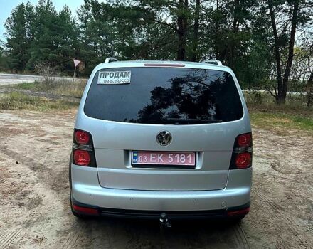 Серый Фольксваген Туран, объемом двигателя 1.4 л и пробегом 211 тыс. км за 9700 $, фото 3 на Automoto.ua