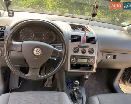 Серый Фольксваген Туран, объемом двигателя 1.6 л и пробегом 201 тыс. км за 8700 $, фото 7 на Automoto.ua