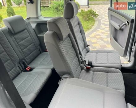 Сірий Фольксваген Туран, об'ємом двигуна 1.39 л та пробігом 204 тис. км за 7100 $, фото 11 на Automoto.ua